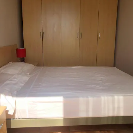 Lägenhetshotell Miralago *