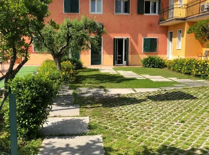 Hotel apartamentowy Miralago