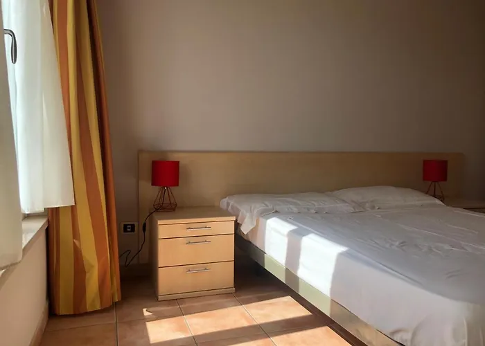 Miralago Hotel apartamentowy